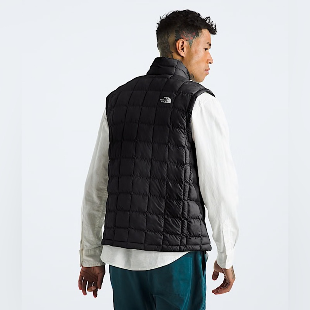 The North Face Men’s ThermoBall Vest 2.0 Puffer Jacket in Black Size Medium - Picture 2 of 10